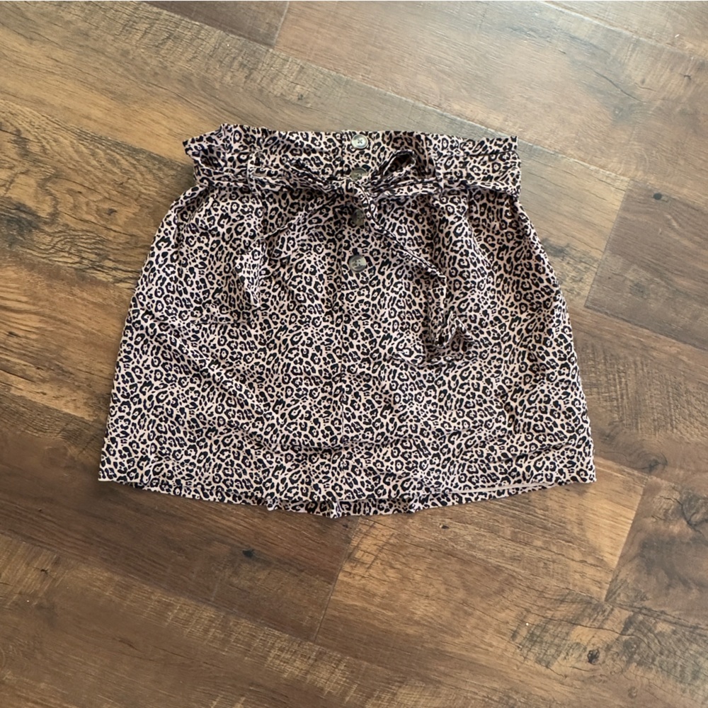American Eagle cheetah print paper bag waistband skirt with button details.